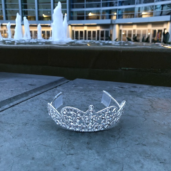 Meet your Posher, Mikaia - Picture 1 of 1